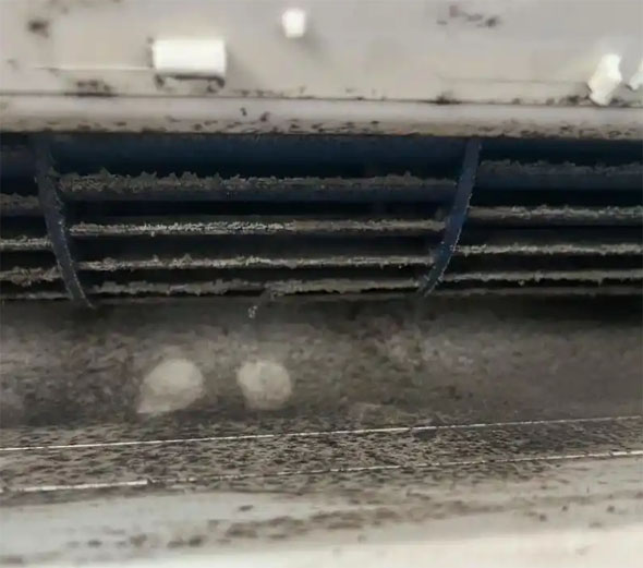 文昌空调吹的风有股烧焦味是怎么回事